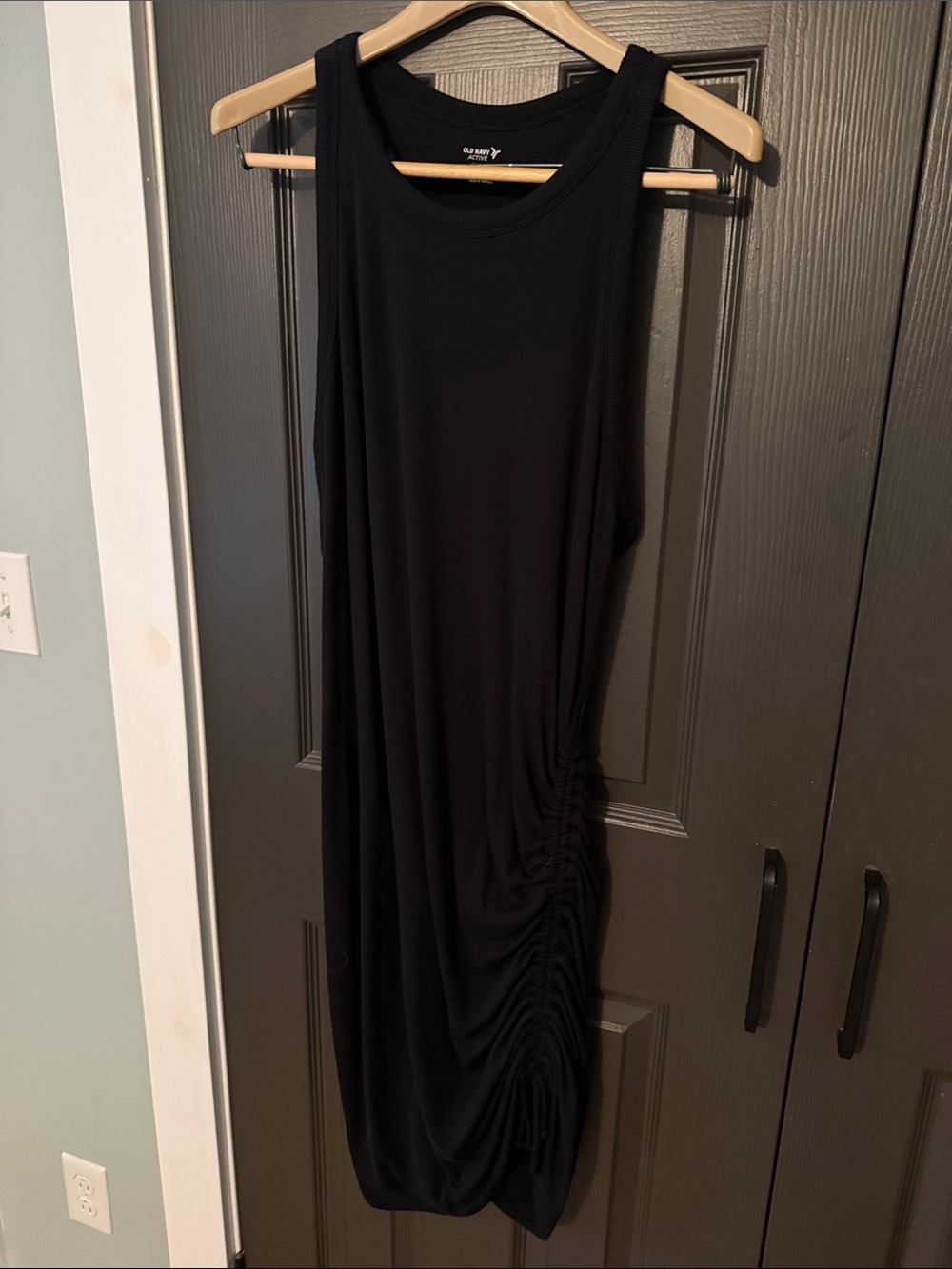 Old Navy Black Sleeveless Ruched Midi Dress